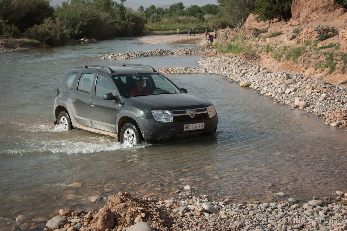 Individual travel: rent a car