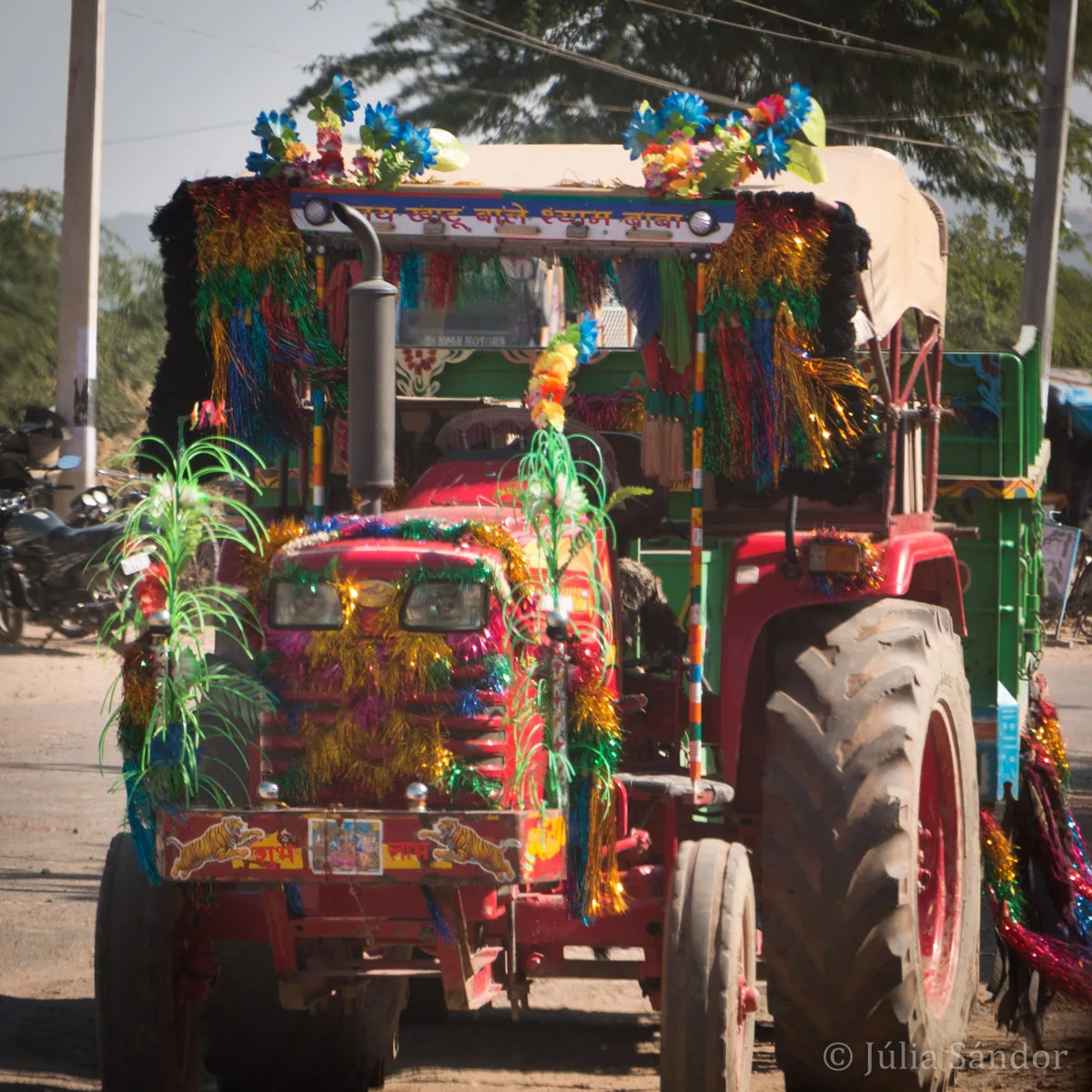 traffic in India Peculiarities India
